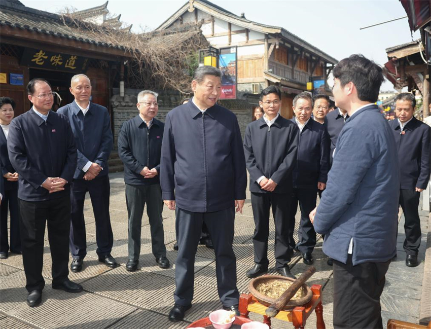 Xi Jinping inspeciona Changde, na província central chinesa de Hunan