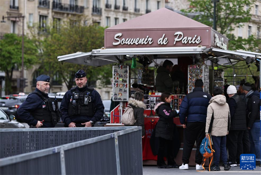 França eleva alerta de terrorismo ao nível máximo