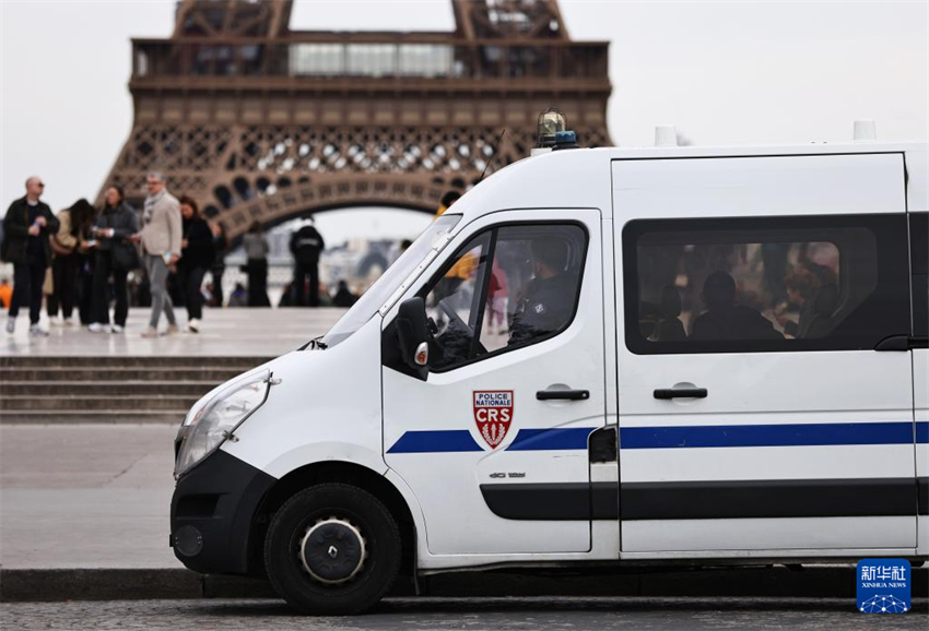 França eleva alerta de terrorismo ao nível máximo