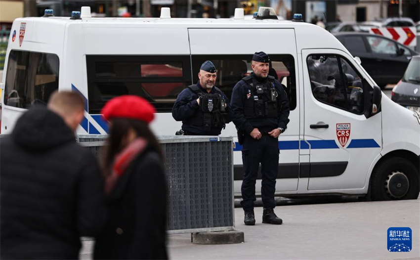 França eleva alerta de terrorismo ao nível máximo