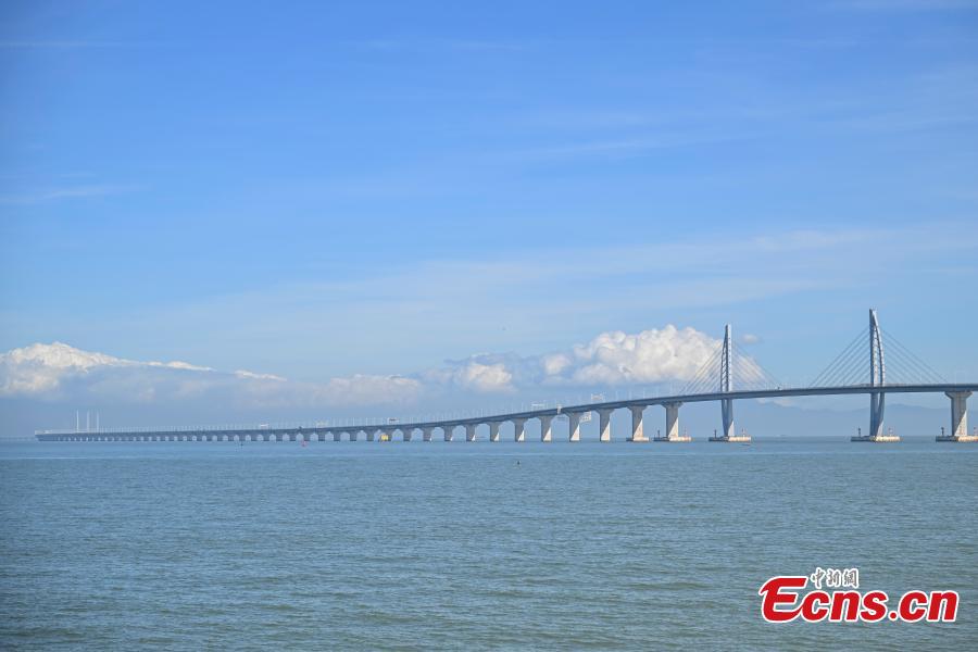 Ponte Hong Kong-Zhuhai-Macau registra passagem de 2 milhões de veículos particulares