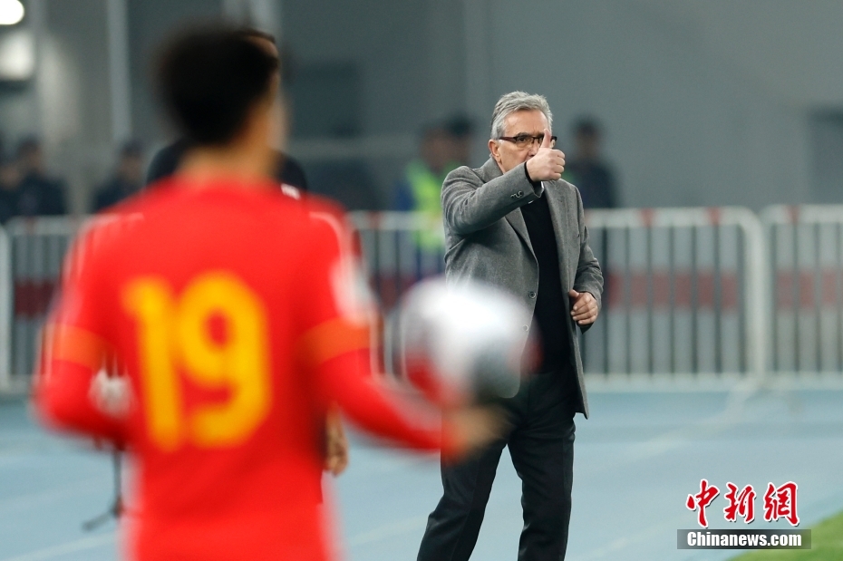 Eliminatórias da Copa do Mundo: China vence Singapura por 4-1