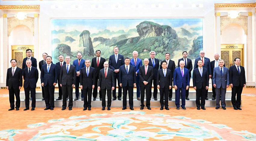 Xi Jinping reúne-se com convidados dos EUA