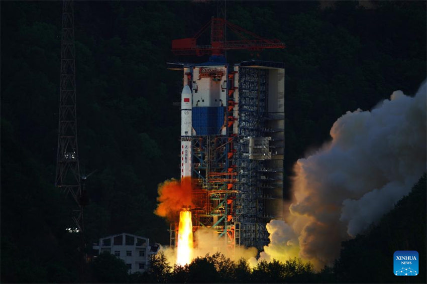 China lança novo satélite de sensoriamento remoto