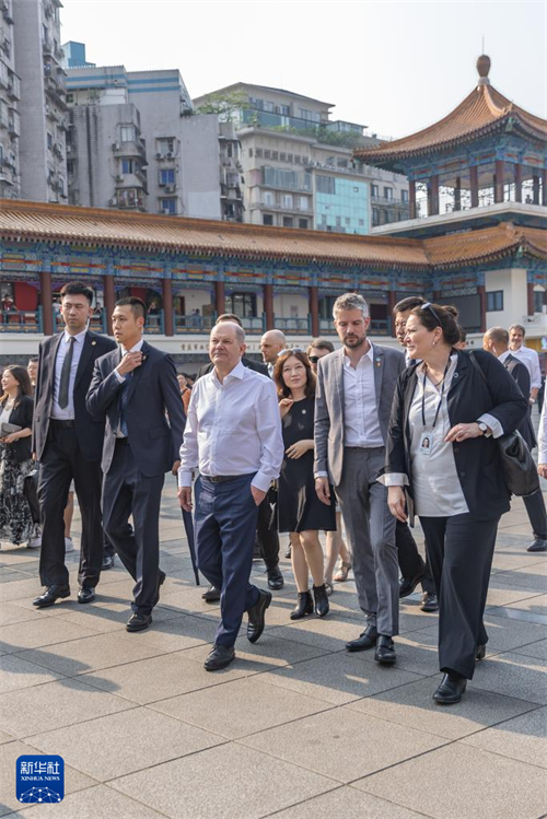 Chanceler alemão Scholz inicia segunda visita à China