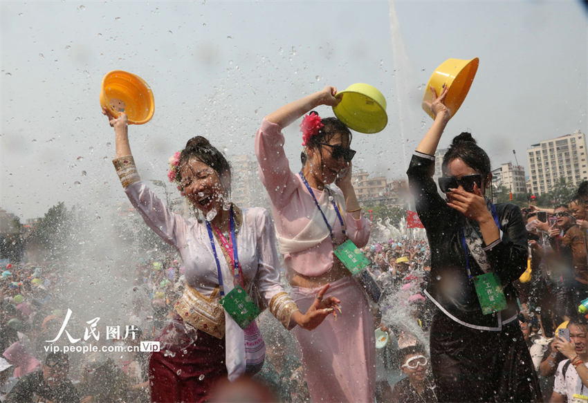 Galeria: Festival de Aspersão de Água em Yunnan