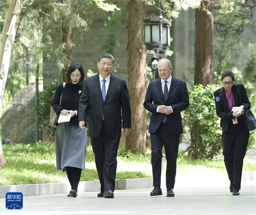 Xi Jinping pede que questão da capacidade de produção seja vista de forma objetiva e dialética