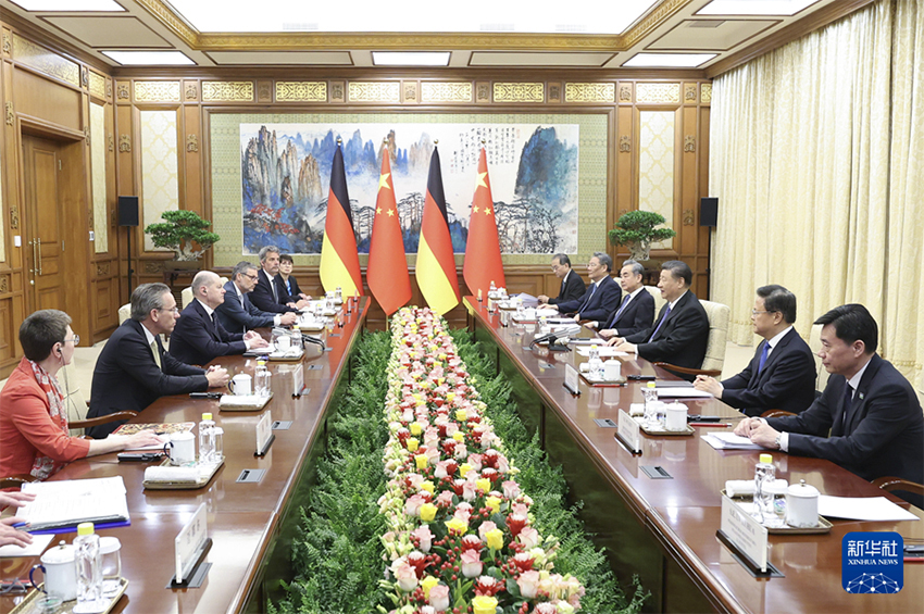 Xi Jinping reúne-se com chanceler alemão e pede para alcançar sucesso mútuo