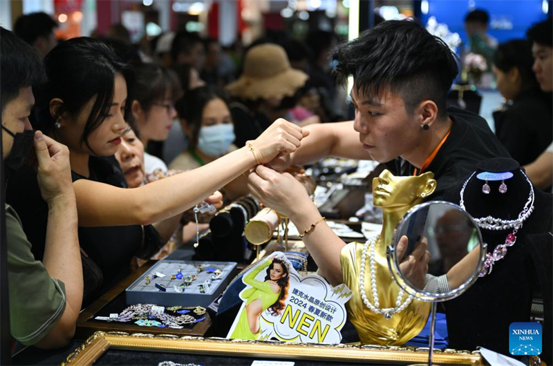 4ª Exposição Internacional de Produtos de Consumo da China termina em Hainan