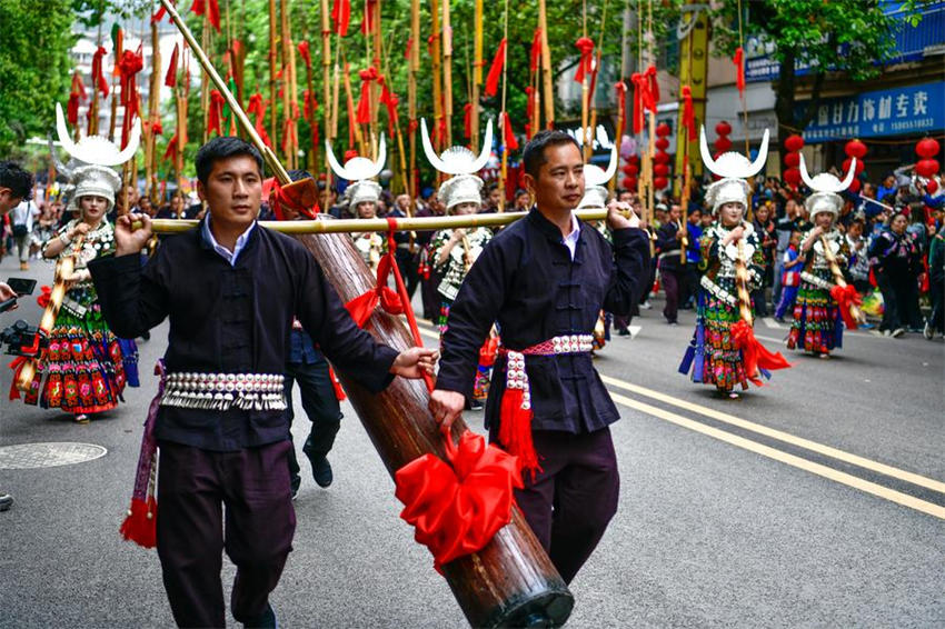 Festival folclórico do Dia dos Namorados da etnia Miao é celebrado em Guizhou, sudoeste da China