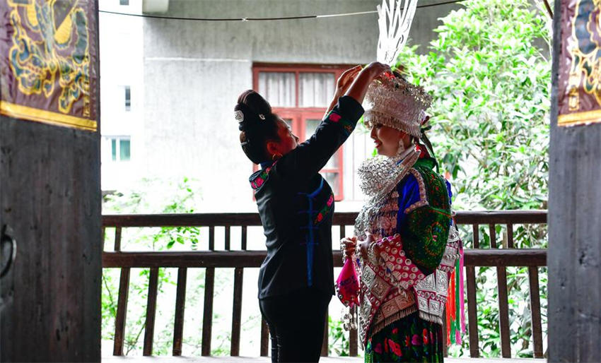 Festival folclórico do Dia dos Namorados da etnia Miao é celebrado em Guizhou, sudoeste da China