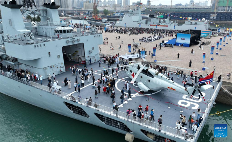 Marinha chinesa do ELP comemora 75º aniversário de fundação com eventos de dia aberto