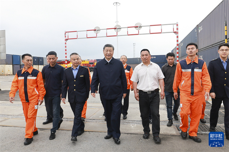 Xi Jinping pede que Chongqing escreva seu capítulo na modernização chinesa