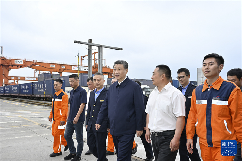 Xi Jinping pede que Chongqing escreva seu capítulo na modernização chinesa