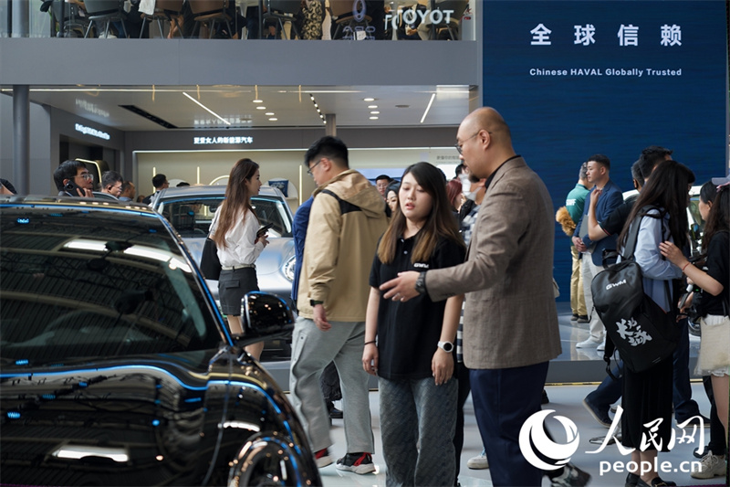 Beijing Auto Show abre com 117 veículos fazendo sua estreia global