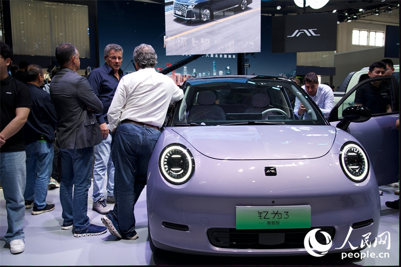 Beijing Auto Show abre com 117 veículos fazendo sua estreia global