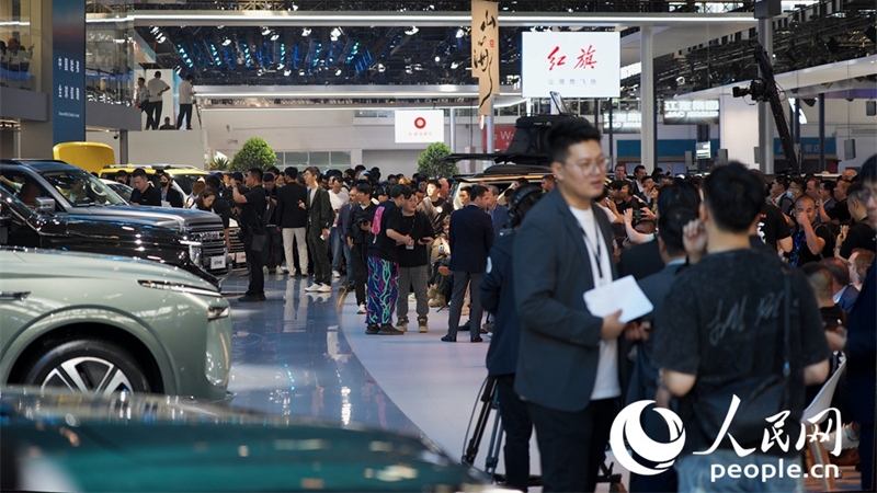 Beijing Auto Show abre com 117 veículos fazendo sua estreia global