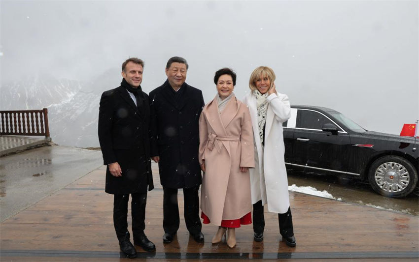 Xi Jinping chega a Tarbes para continuar a visita de Estado à França