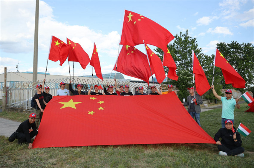 Xi Jinping deixa Budapeste após sua visita de Estado à Hungria