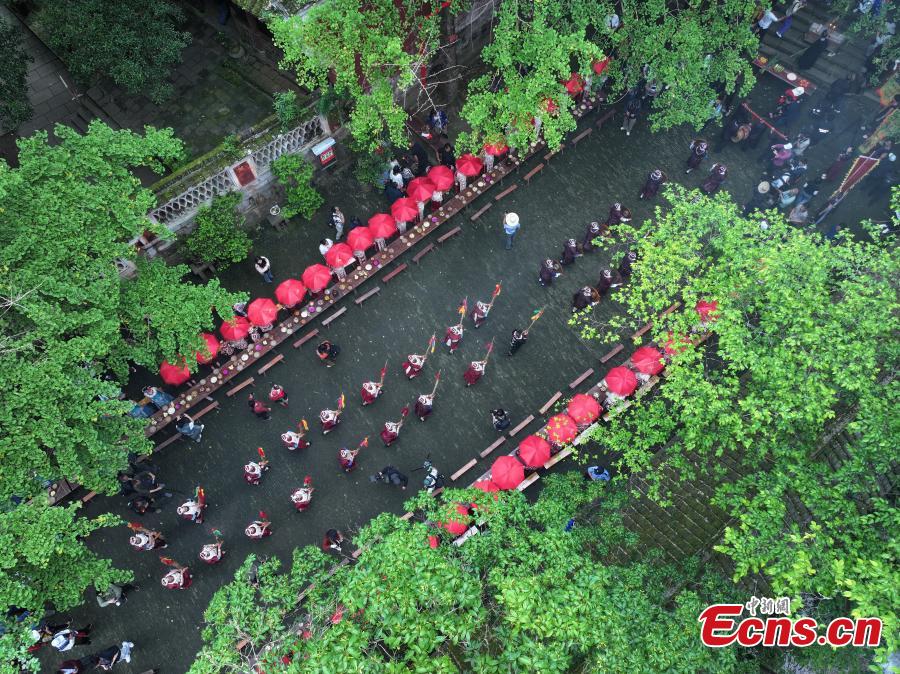 Festival folclórico Siyueba é celebrado em Guizhou