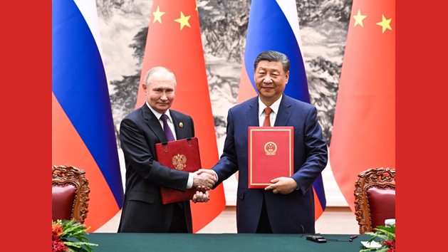 Xi Jinping e Putin realizam conversações em Beijing, traçando rumo para fortalecer laços