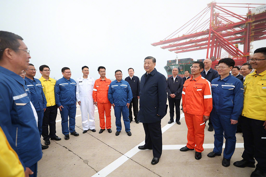 Xi Jinping inspeciona Rizhao, na Província de Shandong, no leste da China