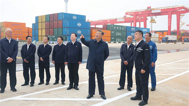 Xi Jinping inspeciona Rizhao, na Província de Shandong, no leste da China
