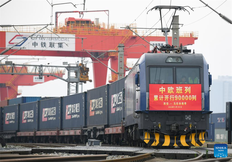 Viagens de trens de carga China-Europa ultrapassam 90 mil