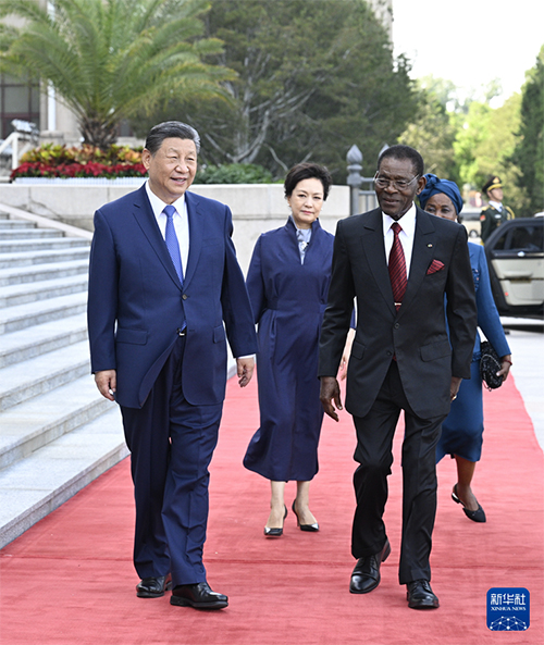 Presidentes da China e da Guiné Equatorial conversam e elevam laços