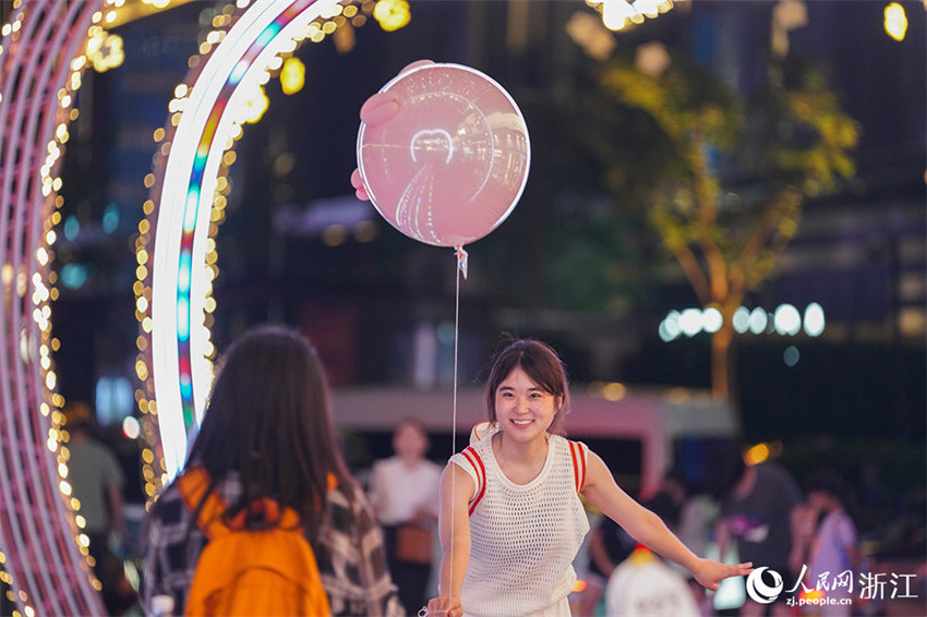 Economia noturna dá vida às ruas de Hangzhou