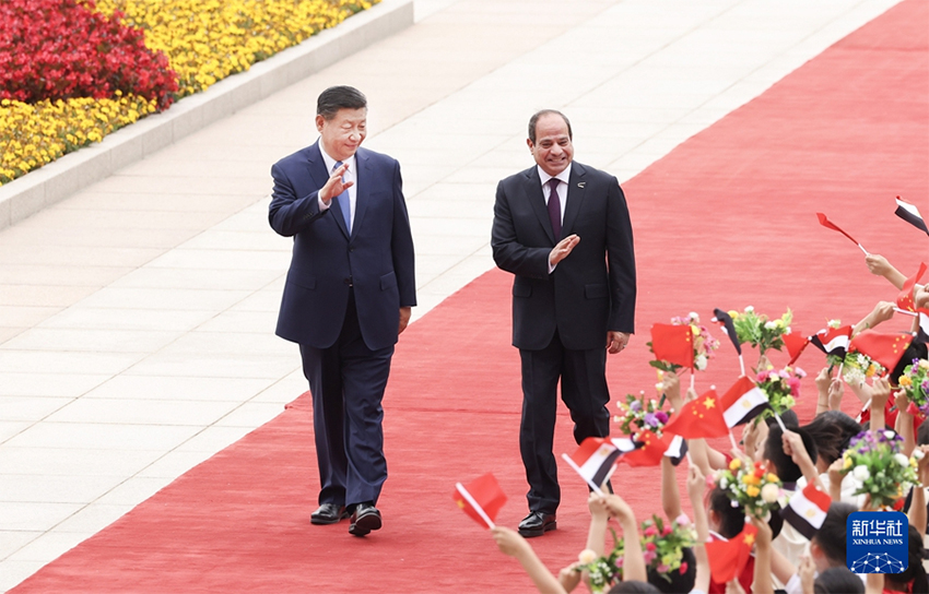 Xi Jinping mantém conversas com presidente egípcio