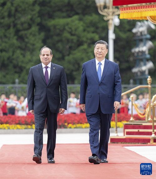 Xi Jinping mantém conversas com presidente egípcio