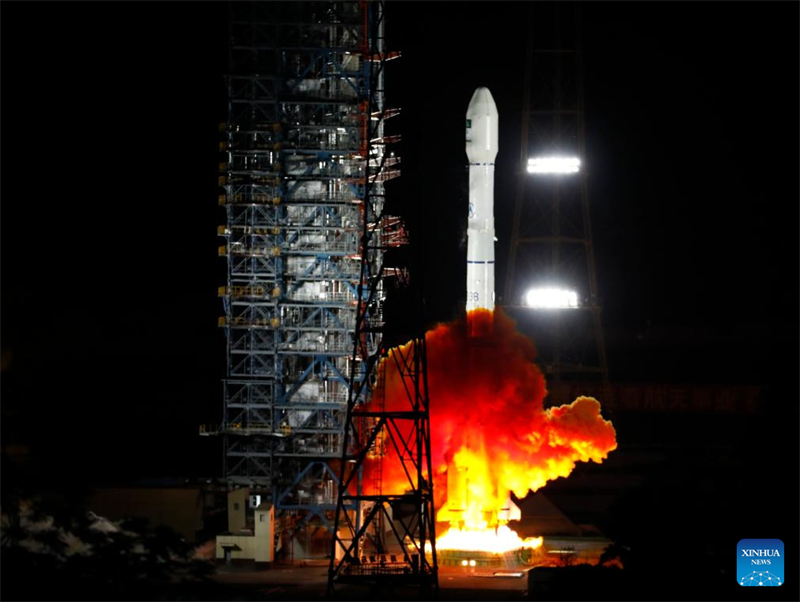 China lança satélite de comunicação para o Paquistão