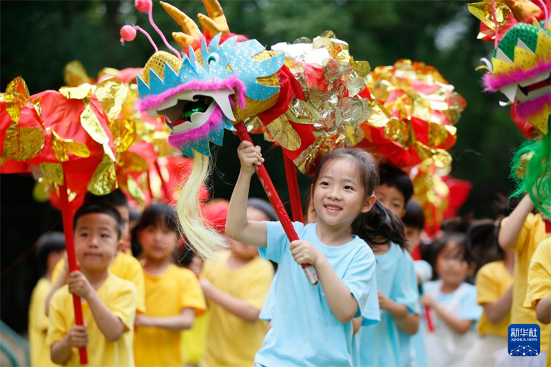 China realiza atividades infantis em todo o país para celebrar Dia Internacional da Criança