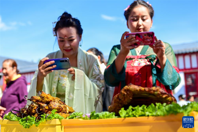 Xinjiang realiza primeiro concurso de culinária de carneiro Bashbay