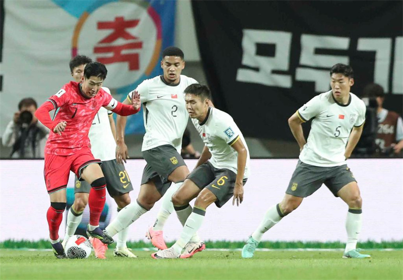 China avança nas eliminatórias asiáticas para a Copa do Mundo, apesar da derrota para a Coreia do Sul