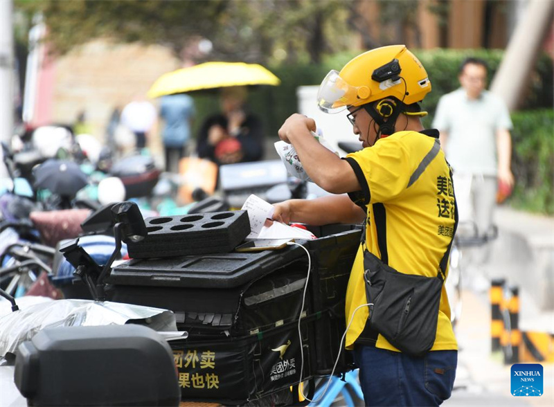 Clima extremo resulta em vagas de calor e tempestades na China