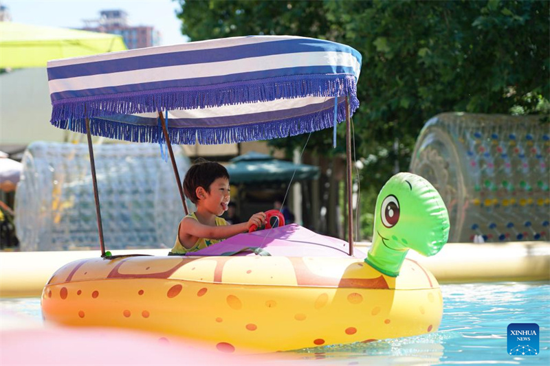 Clima extremo resulta em vagas de calor e tempestades na China