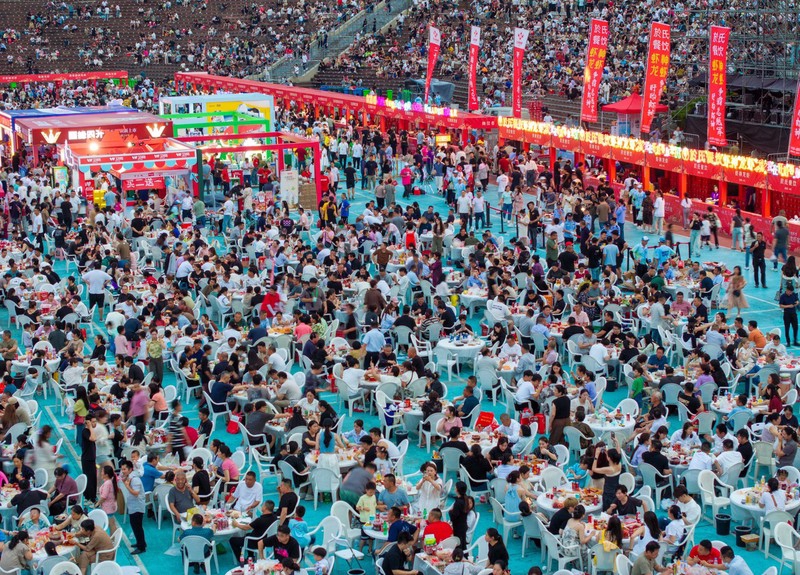 Festival do lagostim dá início a festa gourmet de verão no leste da China