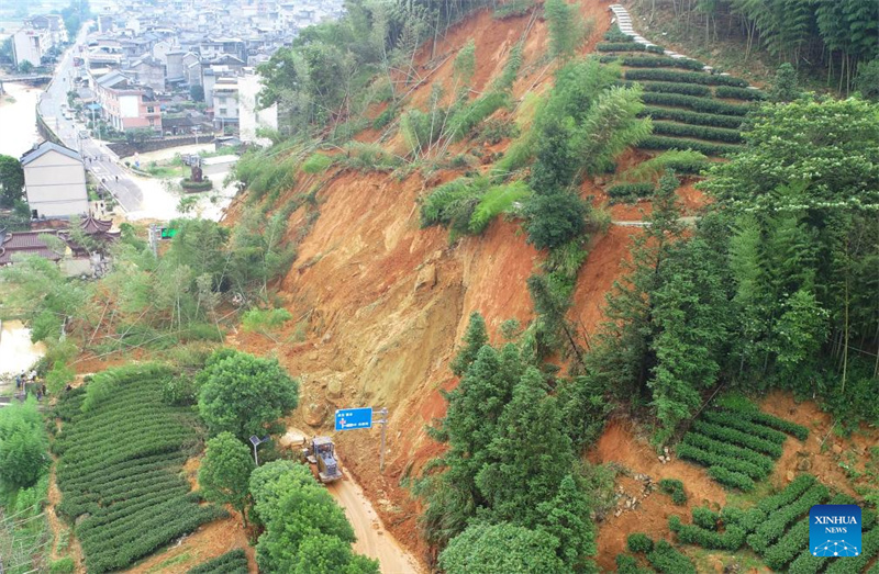 Chuvas torrenciais provocam evacuações em Fujian, leste da China