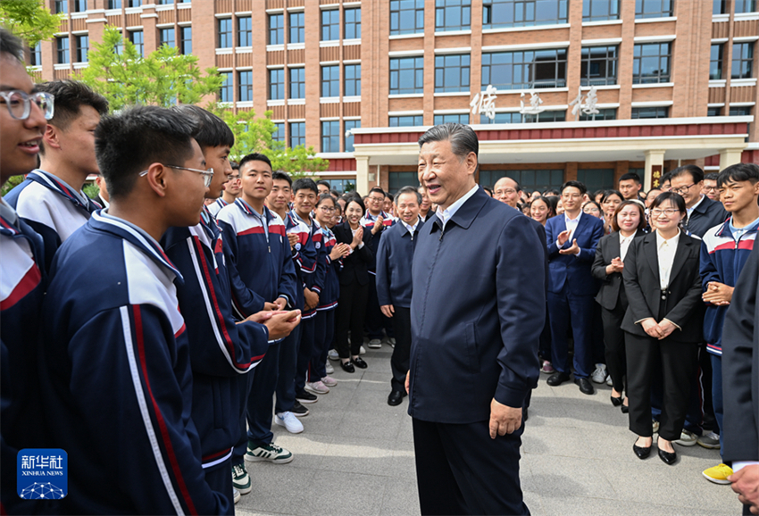 Xi Jinping enfatiza conservação da ecologia do Planalto Qinghai-Xizang e desenvolvimento de alta qualidade
