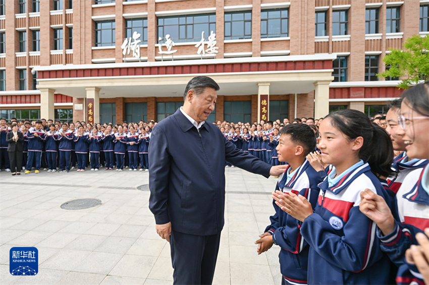Xi Jinping enfatiza conservação da ecologia do Planalto Qinghai-Xizang e desenvolvimento de alta qualidade