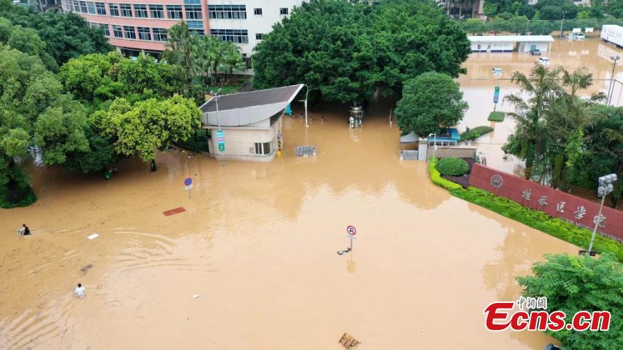 Cidade chinesa de Guilin combate inundações mais graves da cidade desde 1998