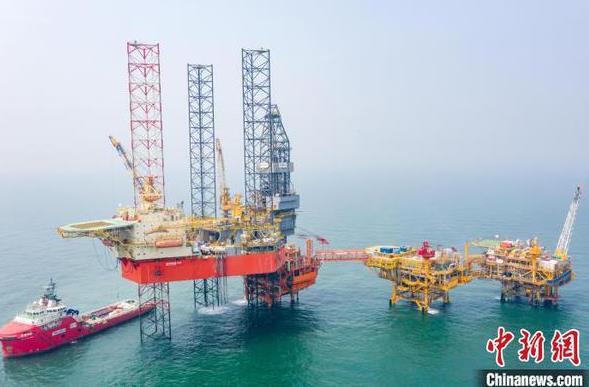 Poço superprofundo no campo petrolífero de Mar de Bohai atinge recorde de 6.088 metros




Bohai 19-6-D1 é o primeiro poço no campo petrolífero de Bohai que ultrapassa os 6.000 metros, marcando que a tecnologia de perfuração do campo petrolífero avançou ao nível de poços superprofundos.


 