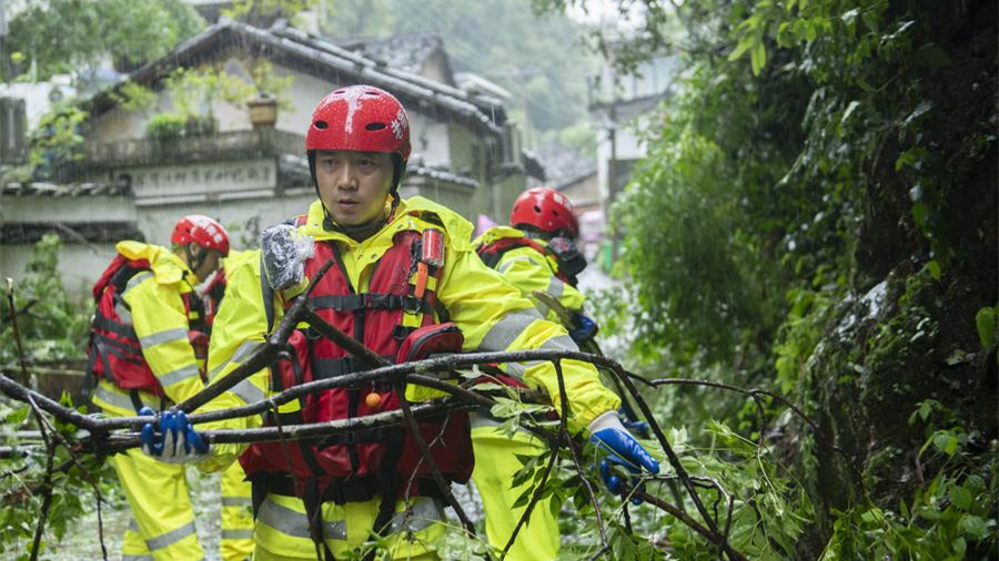 Operações de resgate devido a inundações em Anhui