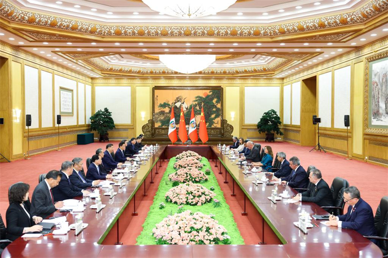 China está pronta para levar parceria estratégica abrangente com Peru a novos patamares, diz Xi Jinping