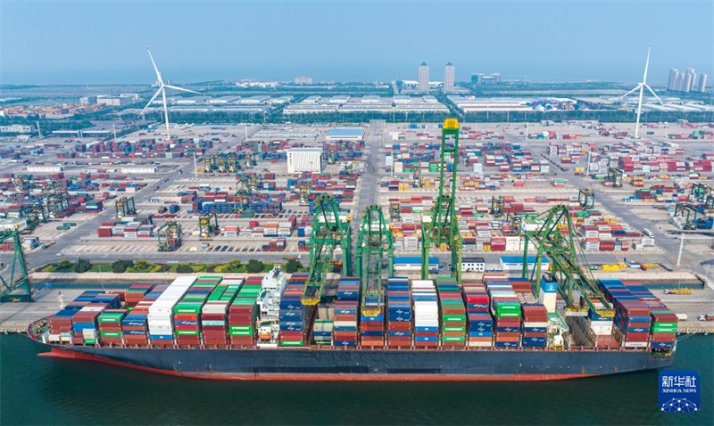 Volume de contêineres no Porto de Tianjin cresce 4,6% no primeiro semestre