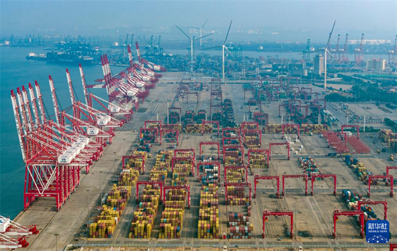 Volume de contêineres no Porto de Tianjin cresce 4,6% no primeiro semestre