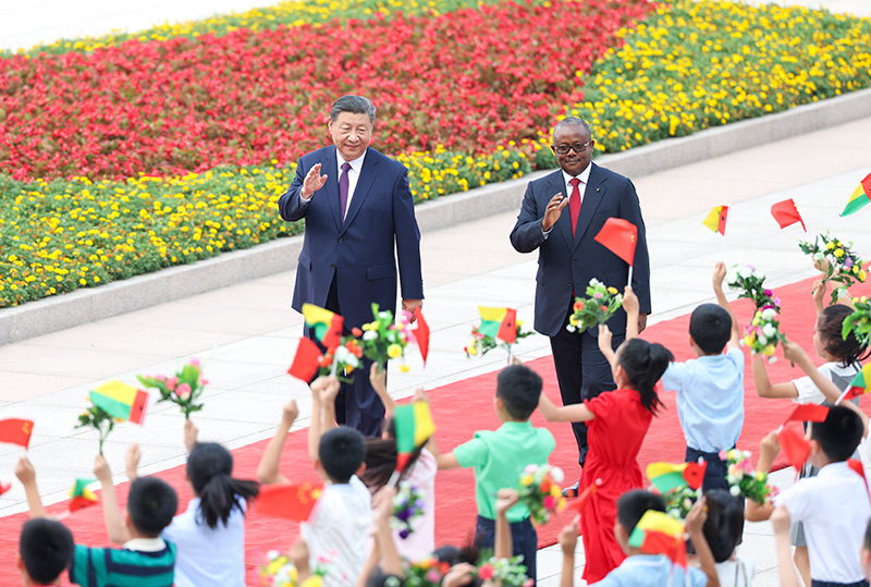 Xi Jinping realiza conversações com presidente da Guiné-Bissau