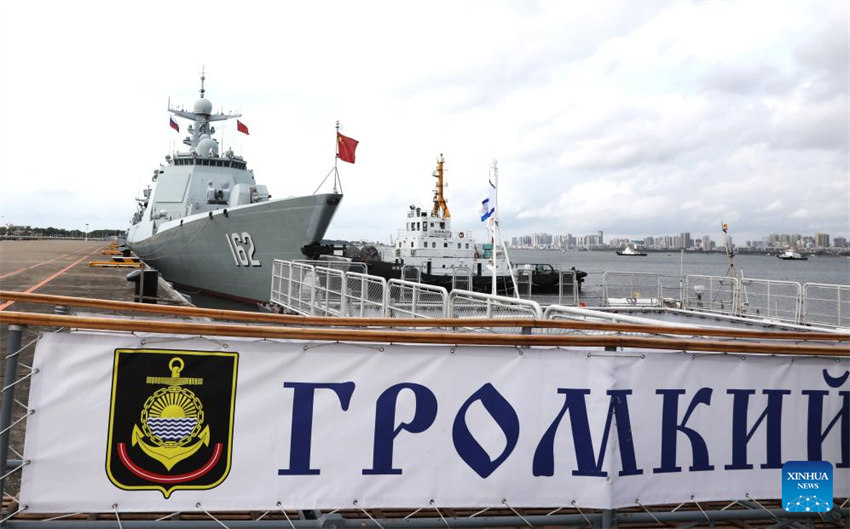 China e Rússia iniciam exercício naval conjunto